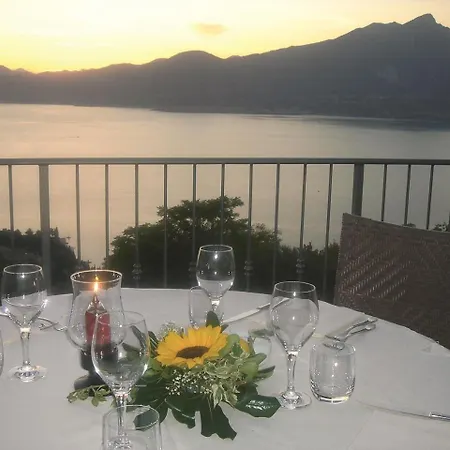 Panorama Ristorante ***s 토리델베나코