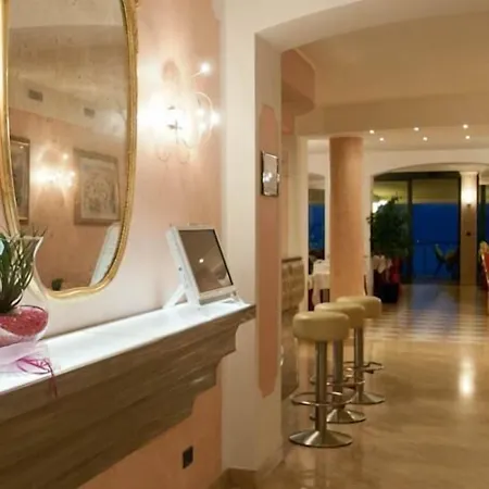 Panorama Ristorante ***s 3* 토리델베나코